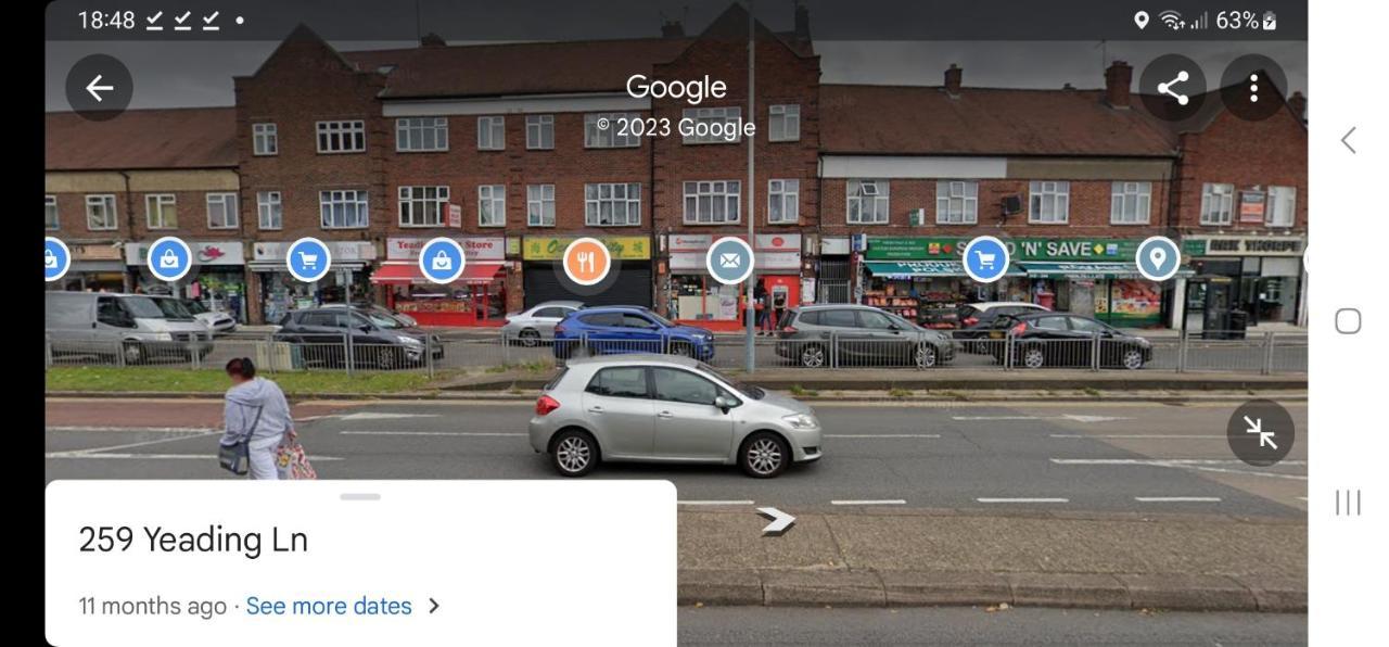 Ritzs Place Northolt  外观 照片