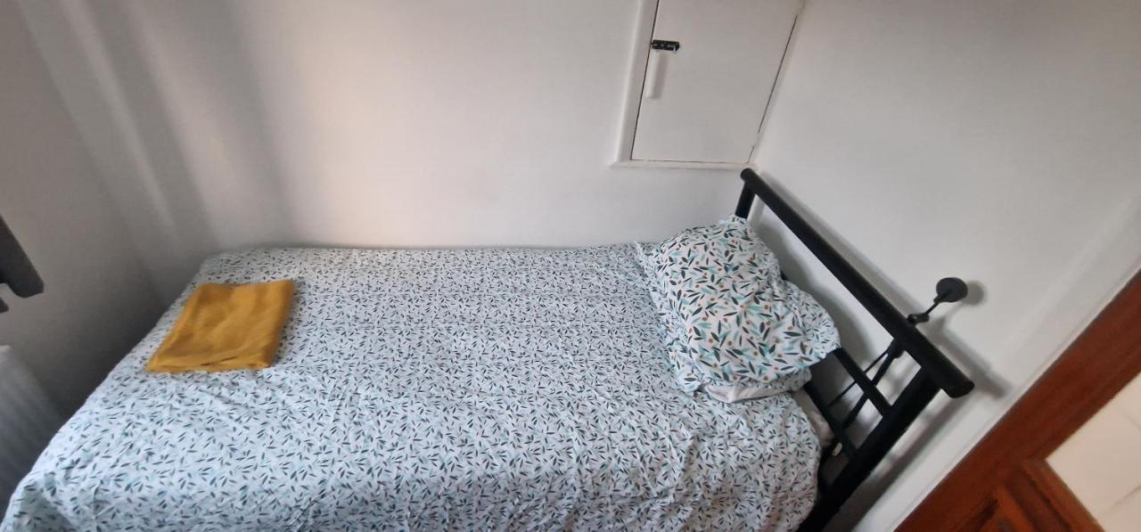 Ritzs Place Northolt  外观 照片